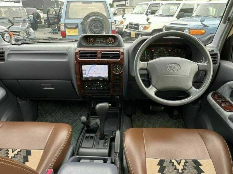 LAND CRUISER PRADO-1