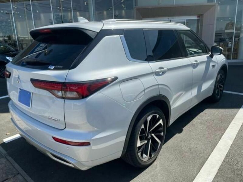 OUTLANDER PHEV-3