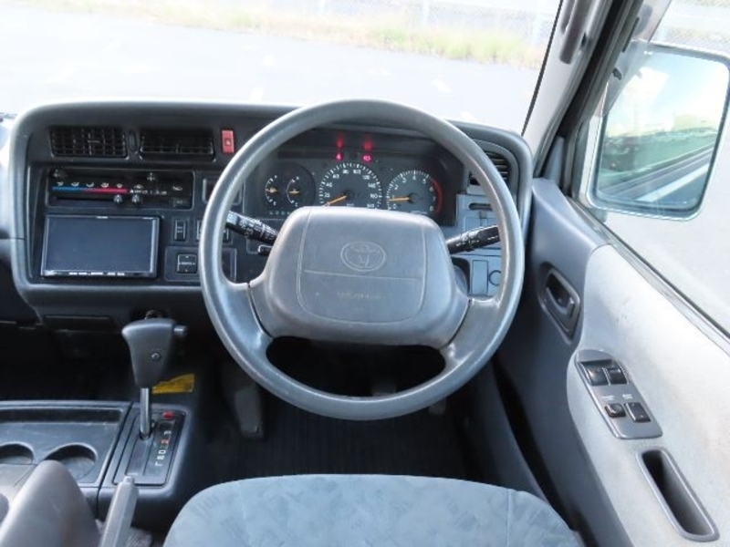 HIACE VAN-9