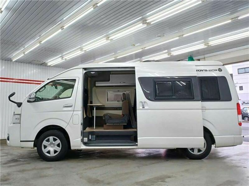 HIACE VAN-9