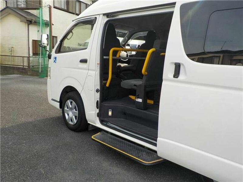 HIACE-11