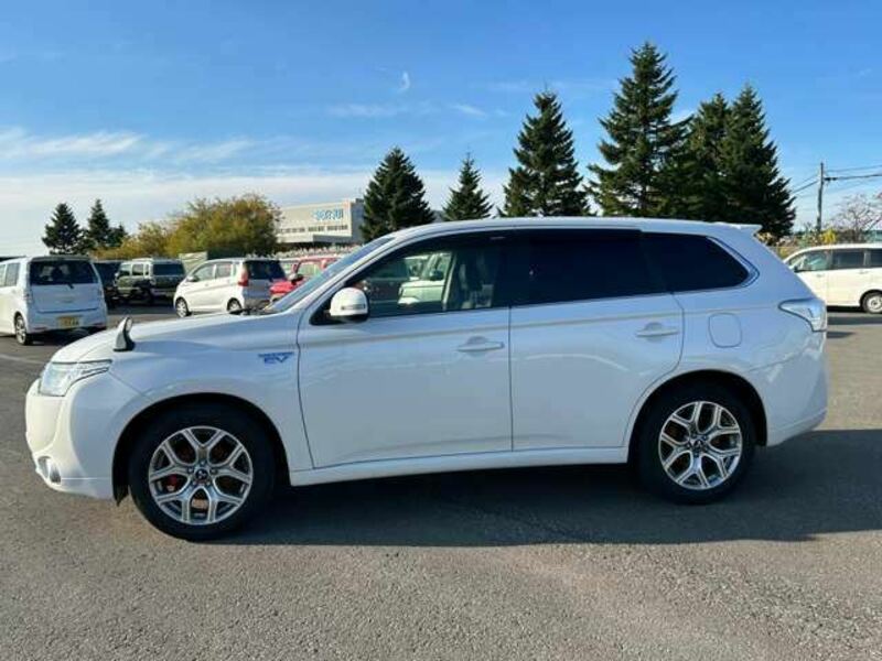 OUTLANDER PHEV-9