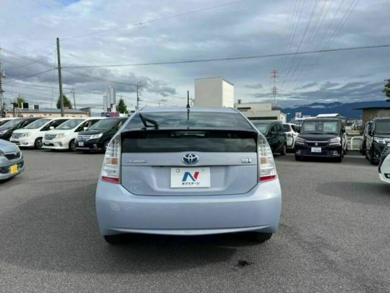 PRIUS-15