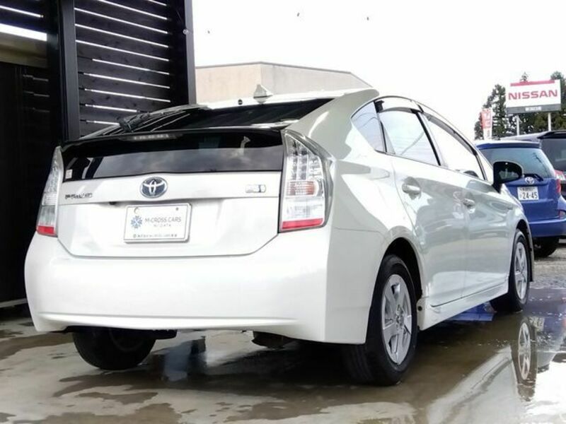 PRIUS-6