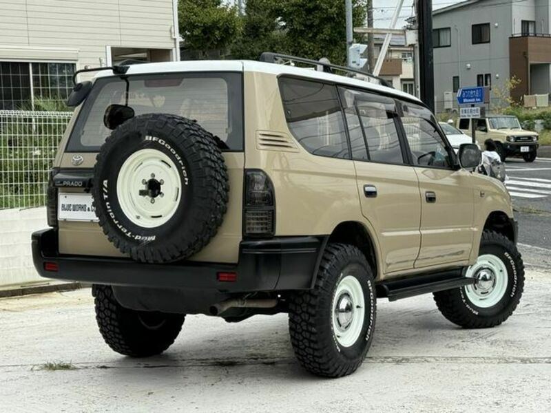 LAND CRUISER PRADO-12