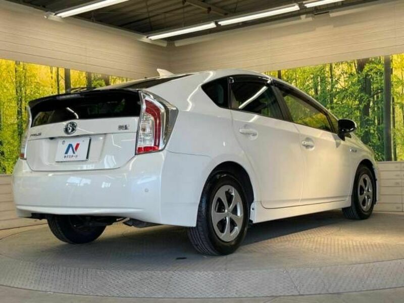 PRIUS-17