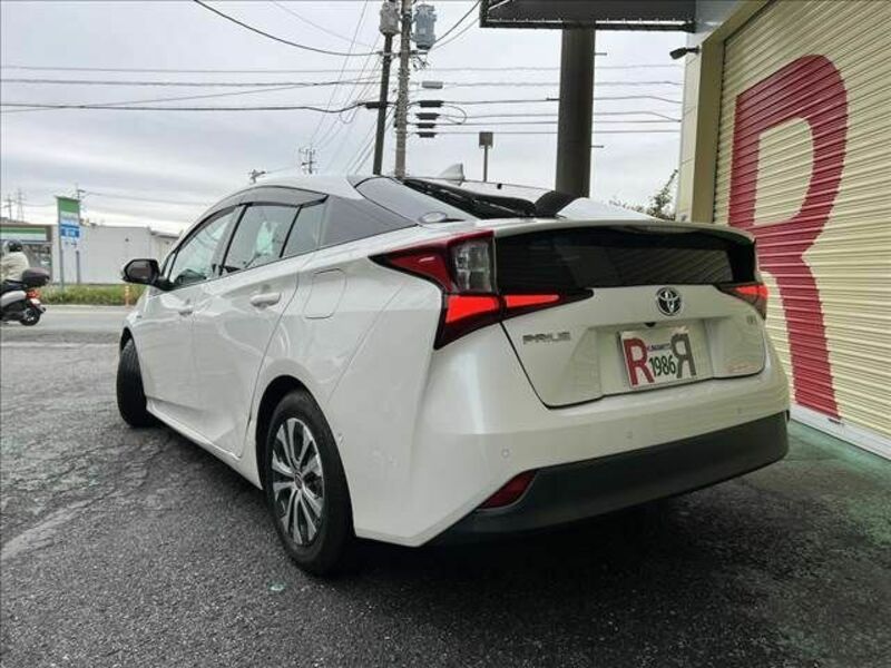 PRIUS-4