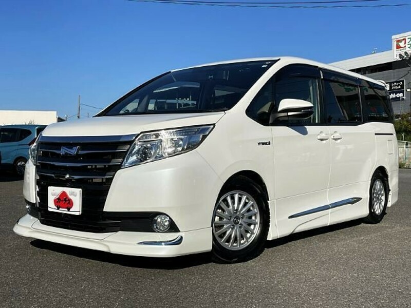 TOYOTA　NOAH