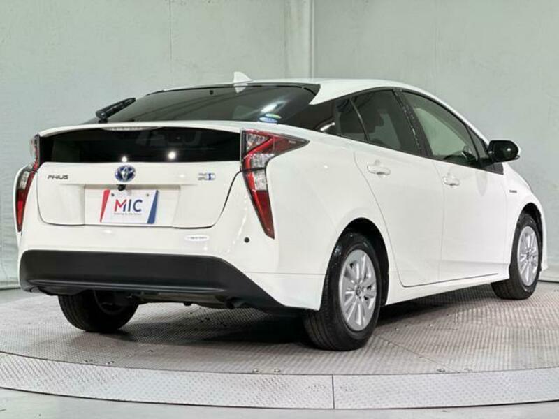 PRIUS-16