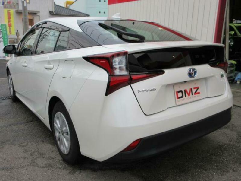 PRIUS-4