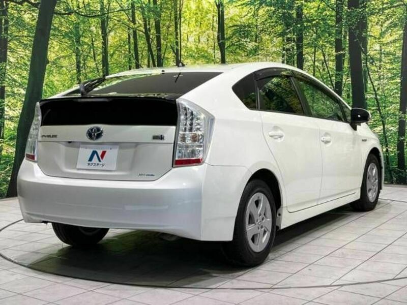 PRIUS-17