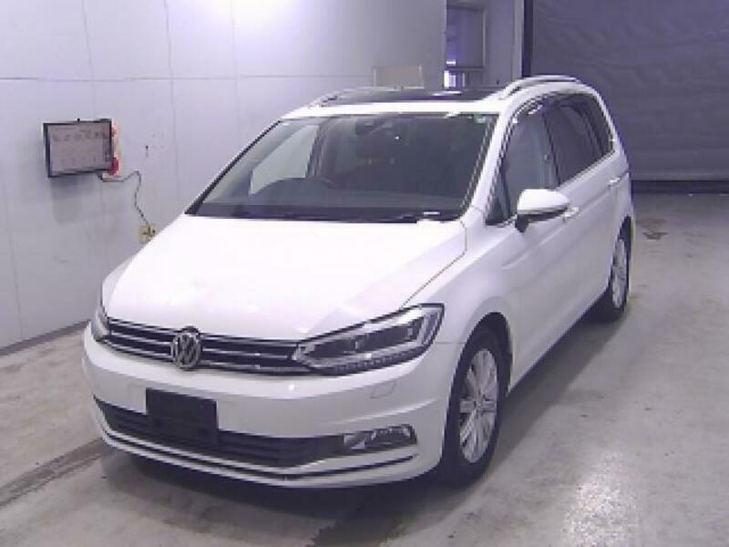 VOLKSWAGEN　GOLF TOURAN