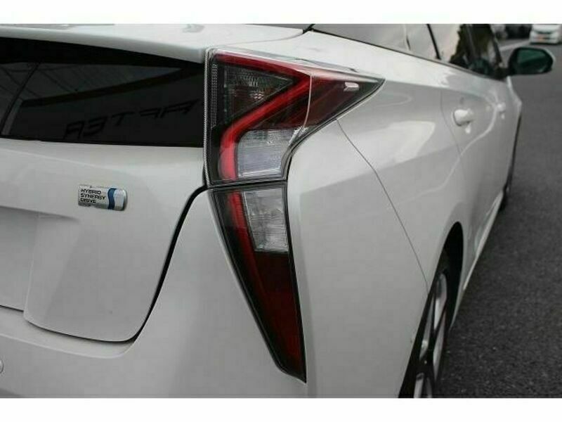 PRIUS-10