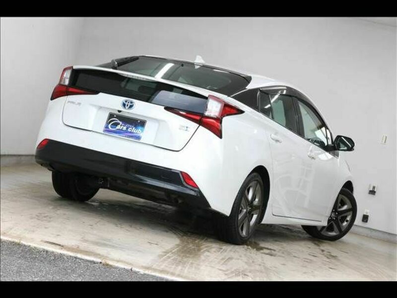 PRIUS-11