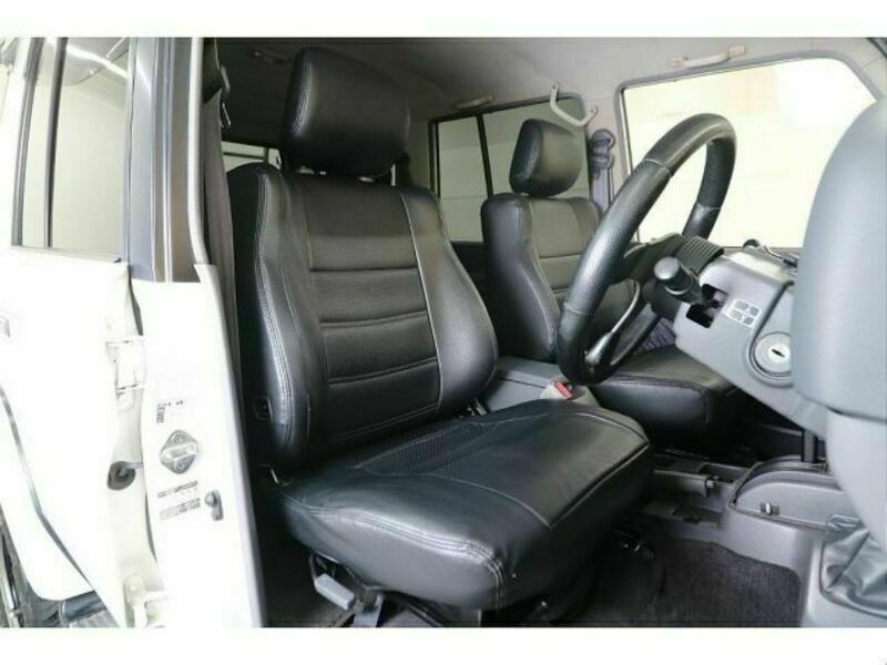 LAND CRUISER PRADO-6