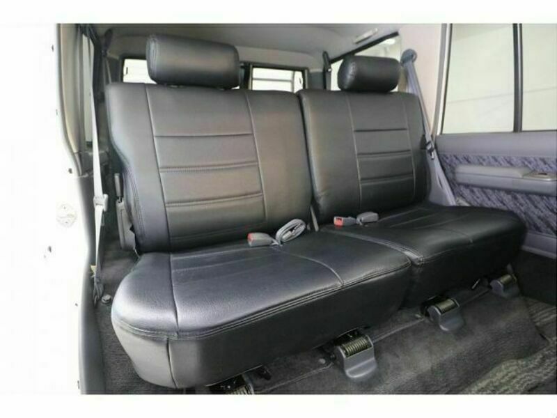 LAND CRUISER PRADO-7