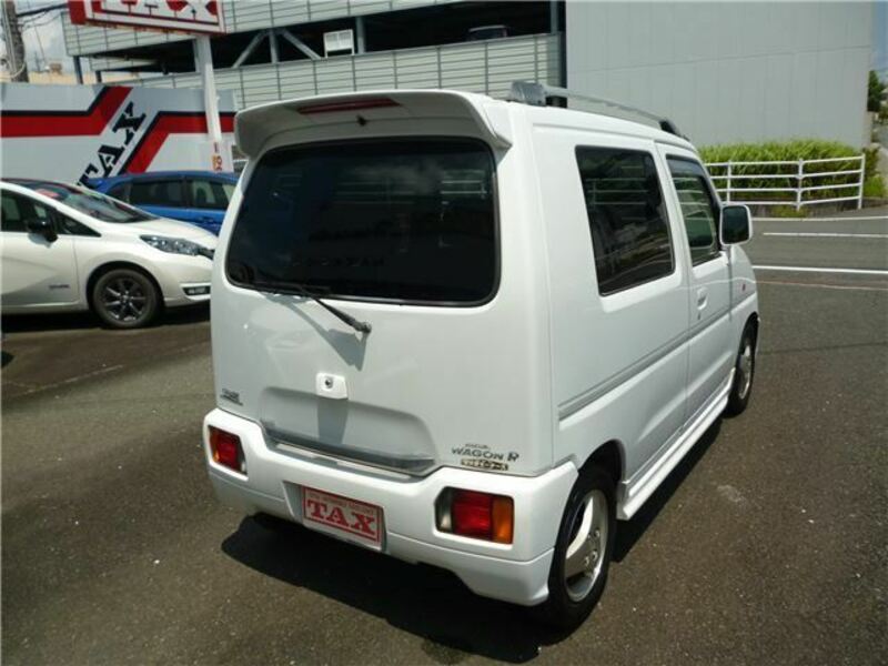 WAGON R-8