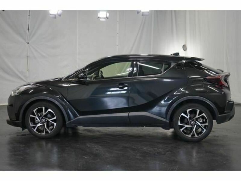 C-HR-11