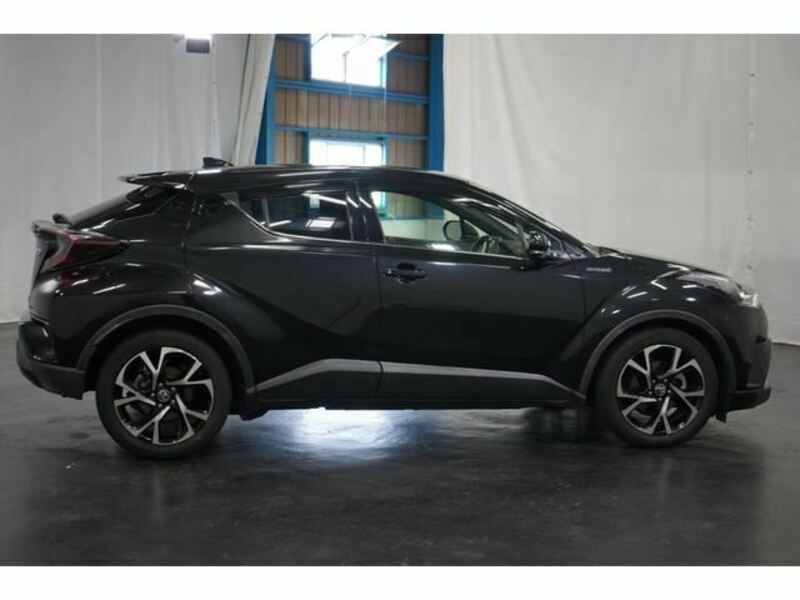 C-HR-12