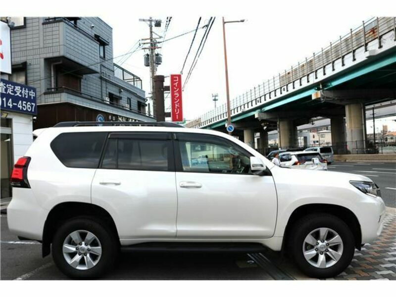 LAND CRUISER PRADO-2