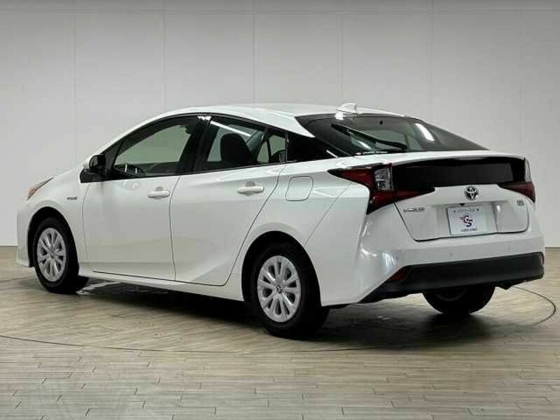 PRIUS-16