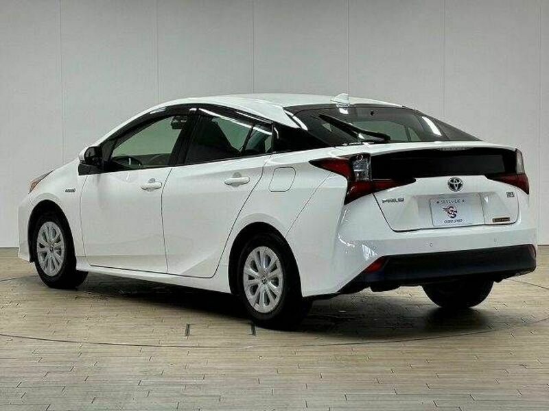 PRIUS-16