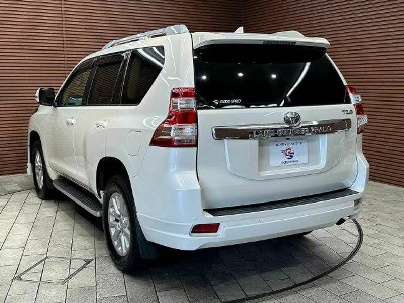 LAND CRUISER PRADO-15