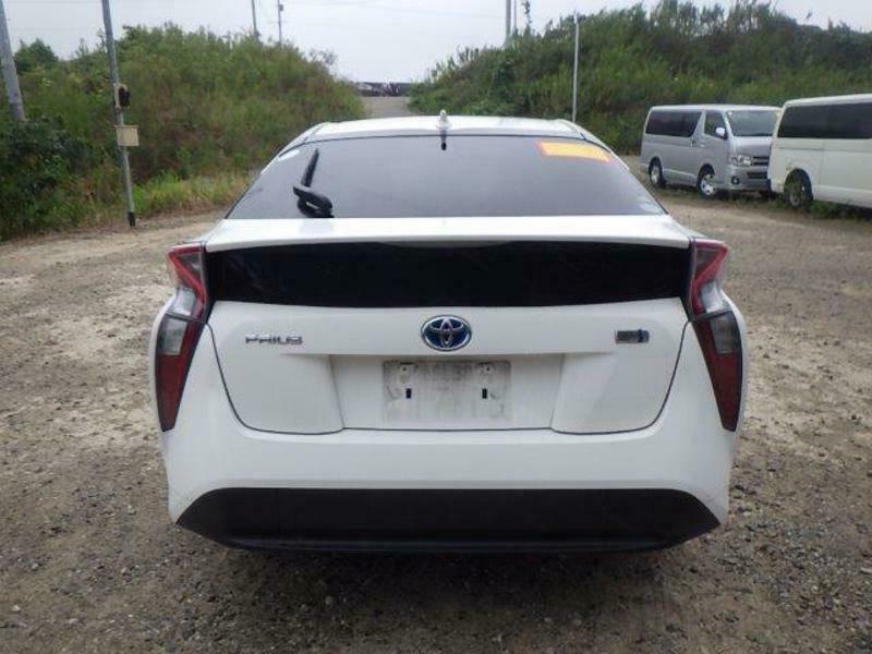 PRIUS-12