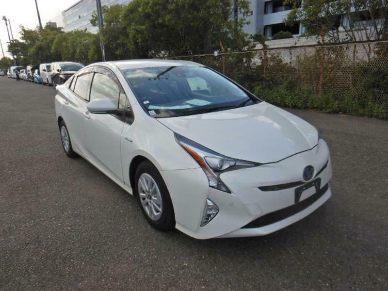 TOYOTA　PRIUS