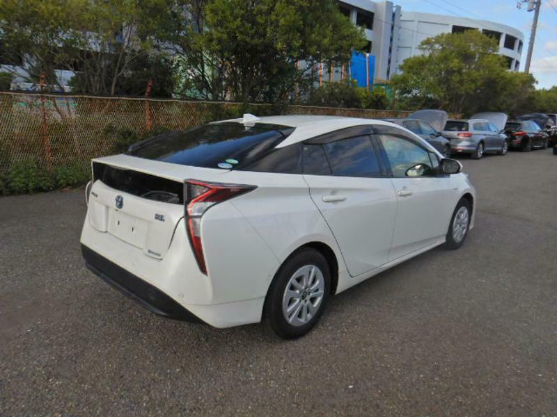 PRIUS-43