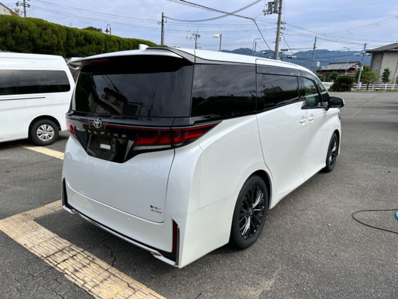 VELLFIRE-4