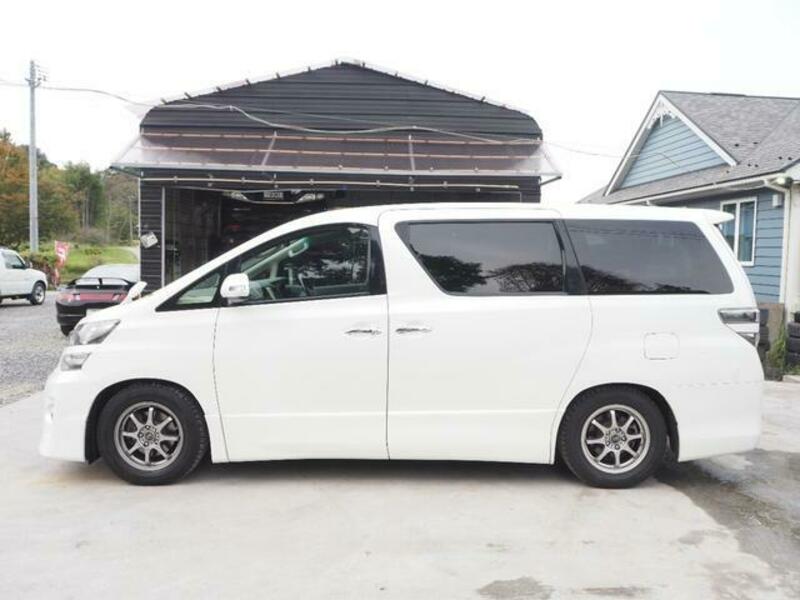 VELLFIRE-6