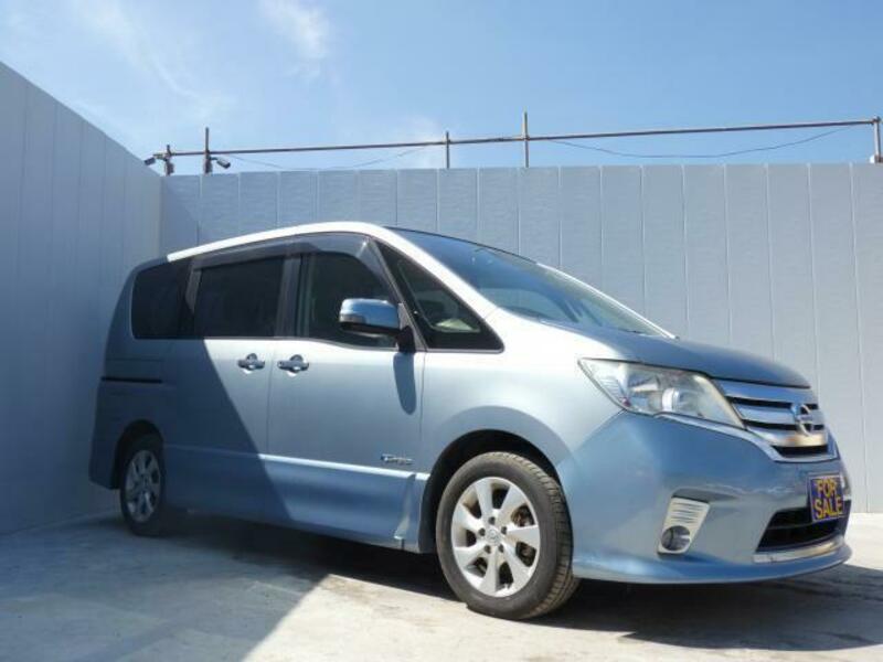 NISSAN　SERENA