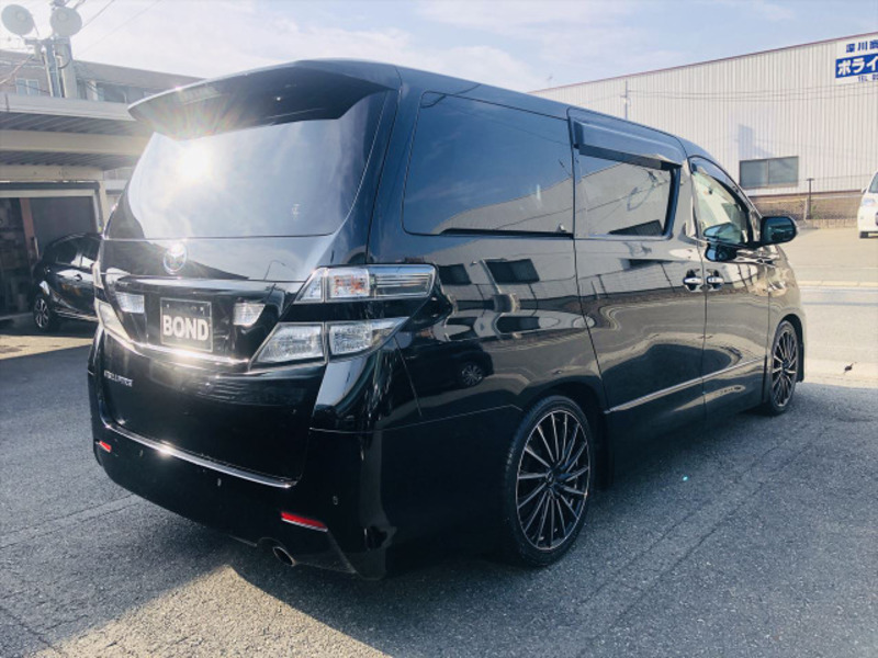 VELLFIRE-18