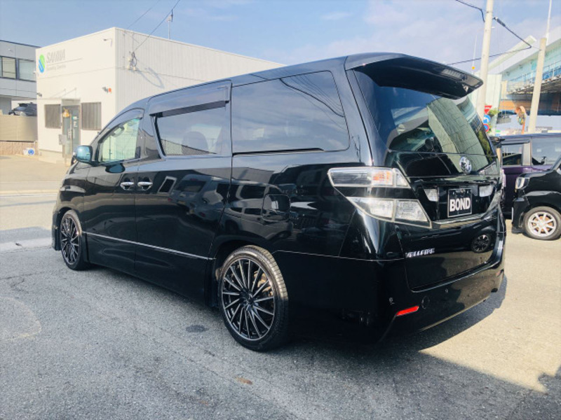 VELLFIRE-16