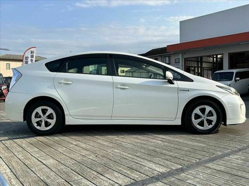 PRIUS-11