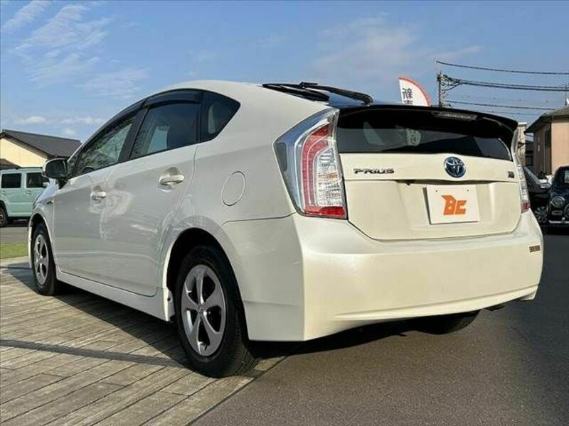 PRIUS-12