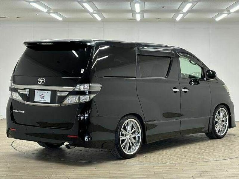 VELLFIRE-15