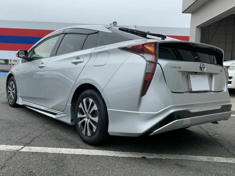 PRIUS-16