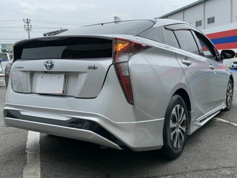 PRIUS-17