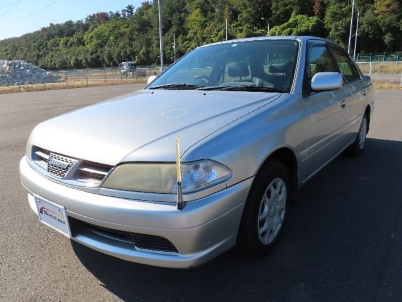 TOYOTA　CARINA