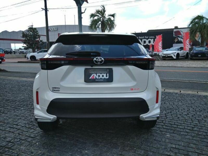 YARIS CROSS-6