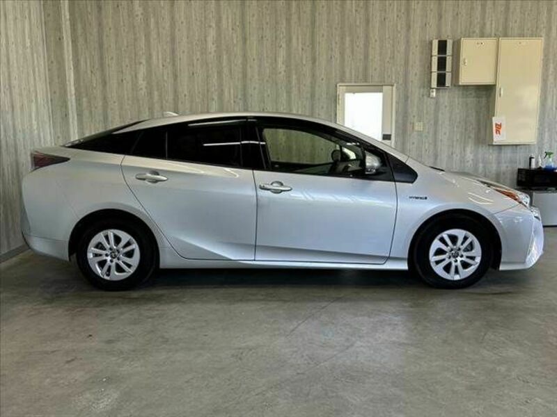 PRIUS-10