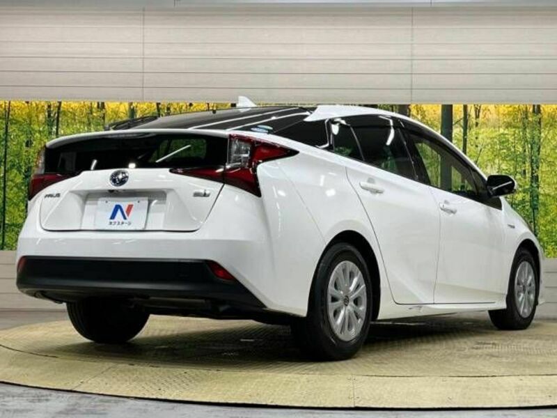 PRIUS-17