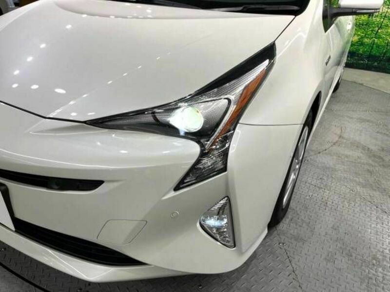 PRIUS-11