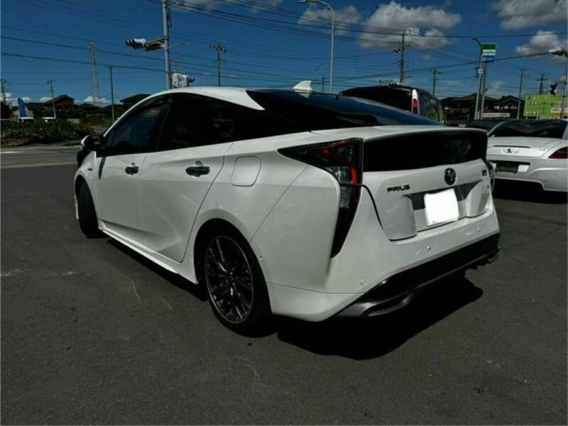 PRIUS-4