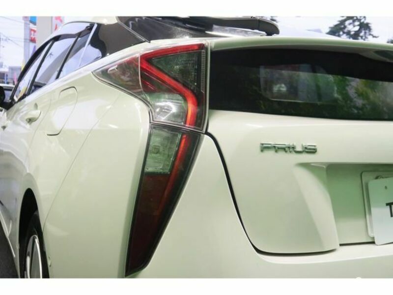 PRIUS-28