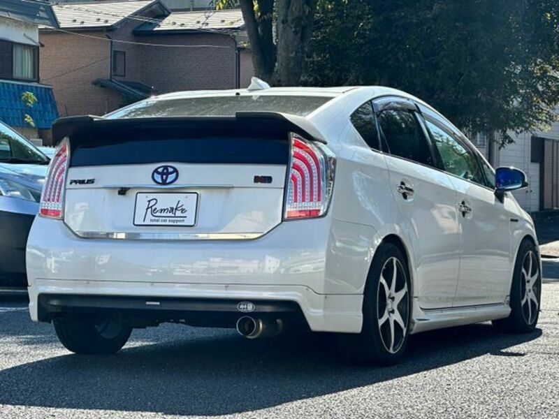 PRIUS-3