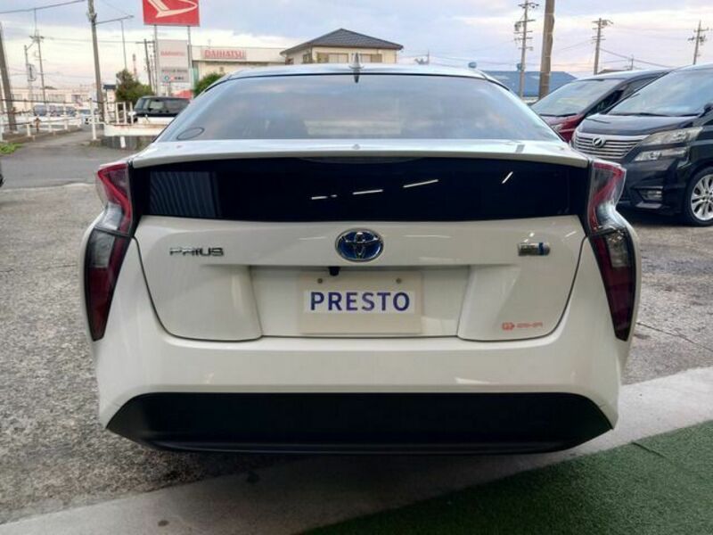 PRIUS-4