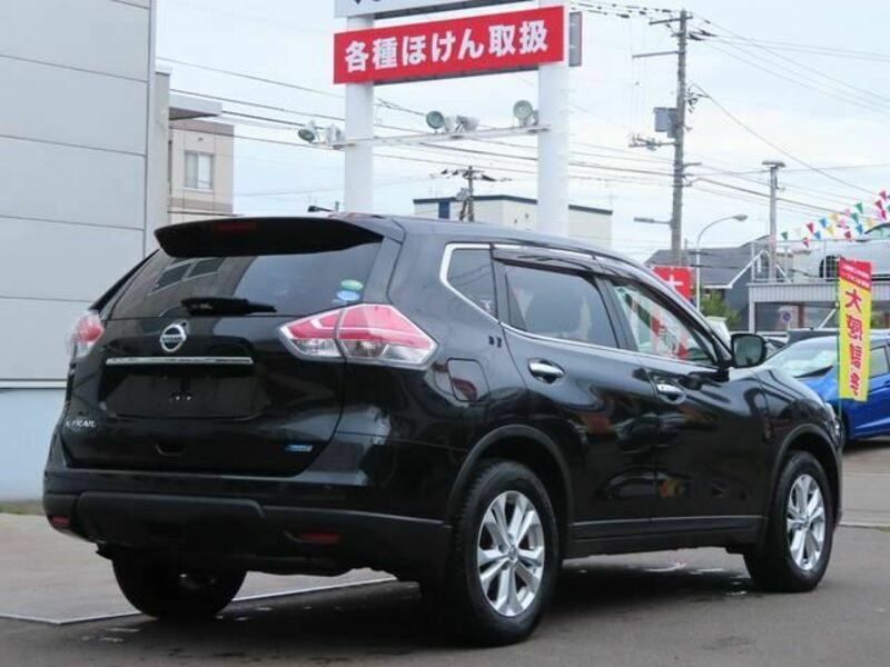 X-TRAIL-1